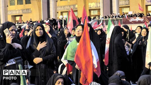 تلاقی اشک حق و صلابت ملت، امروز در تشییع قائد امت 
