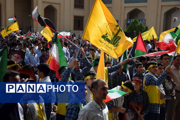 تجمع دانش‌آموزان شیرازی در حمایت از جبهه مقاومت