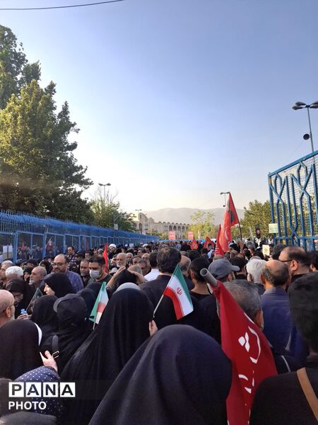 مراسم بزرگداشت امام مجاهد شهید در مصلای تهران از سوی رهبر انقلاب