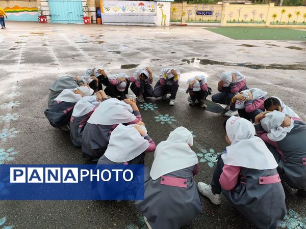 بیست و ششمین مانور زلزله و ایمنی در دبستان شهید تیمور فروغی 