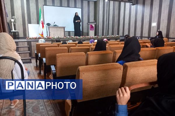 کارگاه آموزشی سرود ملائک در کانون فرهنگی تربیتی ملائک شهرستان قرچک