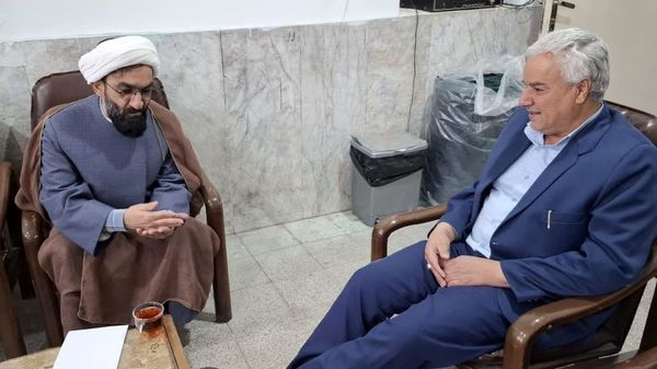 حضور مسئول قرآن و عترت ناحیه یک یزد در صبحگاه قرآنی دبیرستان هفده شهریور