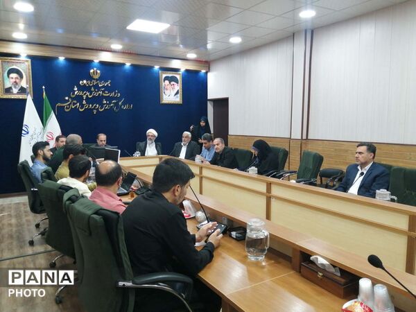 نشست کمیته آموزش و پرورش کنگره ملی شهدای قم