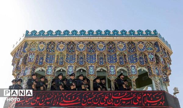 حرم امام رضا(ع) سیاه پوش عزای حسین‌(ع) شد
