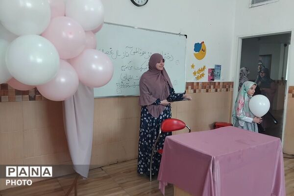 جشن شکوفه‌ها در مجتمع آموزشی مهر فاطمی پردیس