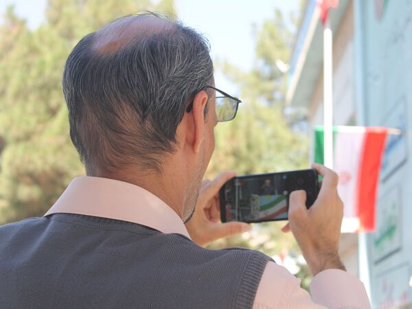 آیین نواختن زنگ ایثار و مقاومت در دبیرستان شاهد معراج