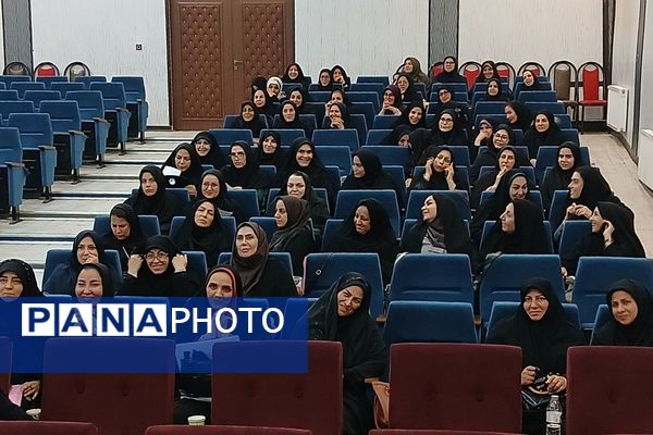 جلسه عمومی مدیران مدارس منطقه کهریزک 