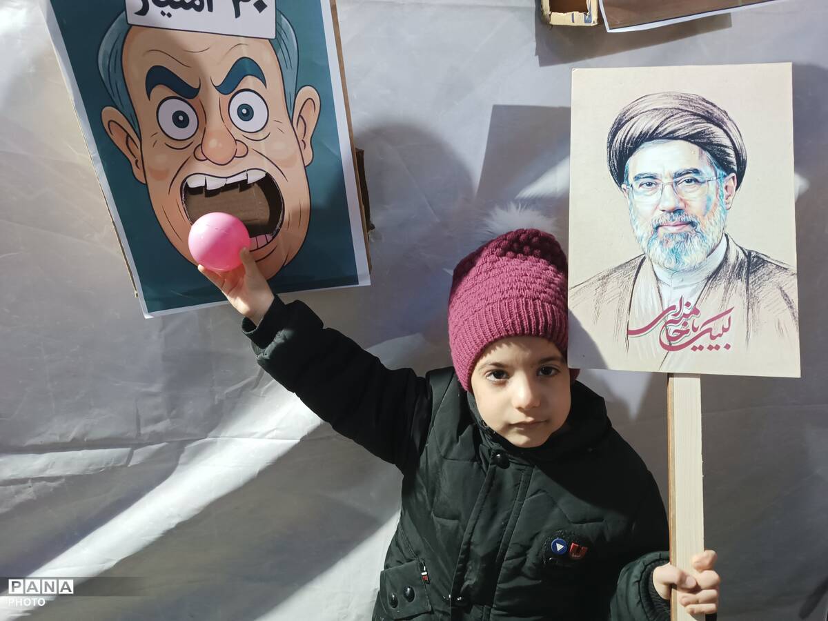 موشک‌های کاغذی کودکان فارسانی به آسمان رسیدند
