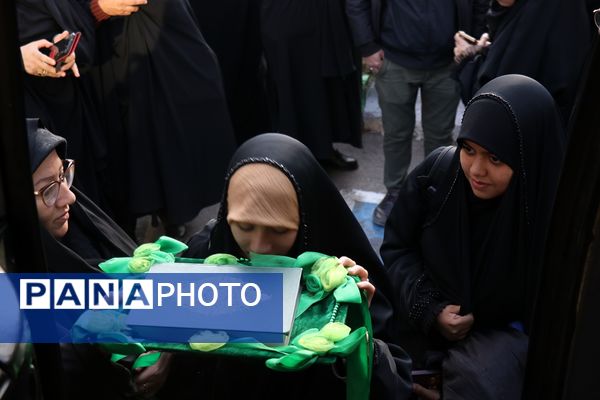 بدرقه دانش‌آموزان فعال عضو تشکل‌های دانش‌آموزی به مراسم دیدار با رهبر انقلاب