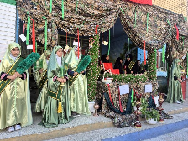 آیین افتتاح طرح مصباح الهدی با عطر پرچم حسینی در دبستان هدی