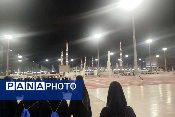 از پشت میز نیمکت تا زیر آسمان مدینه