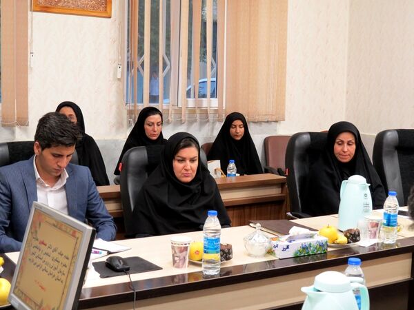 نشست معاون پیشگیری و تشخیص توانبخشی سازمان آموزش پرورش استثنایی کشور با مدیران مرکز  استان