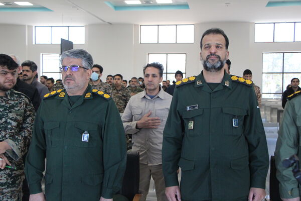مراسم نمادین استقبال از امام خمینی (ره) در فرودگاه یزد 