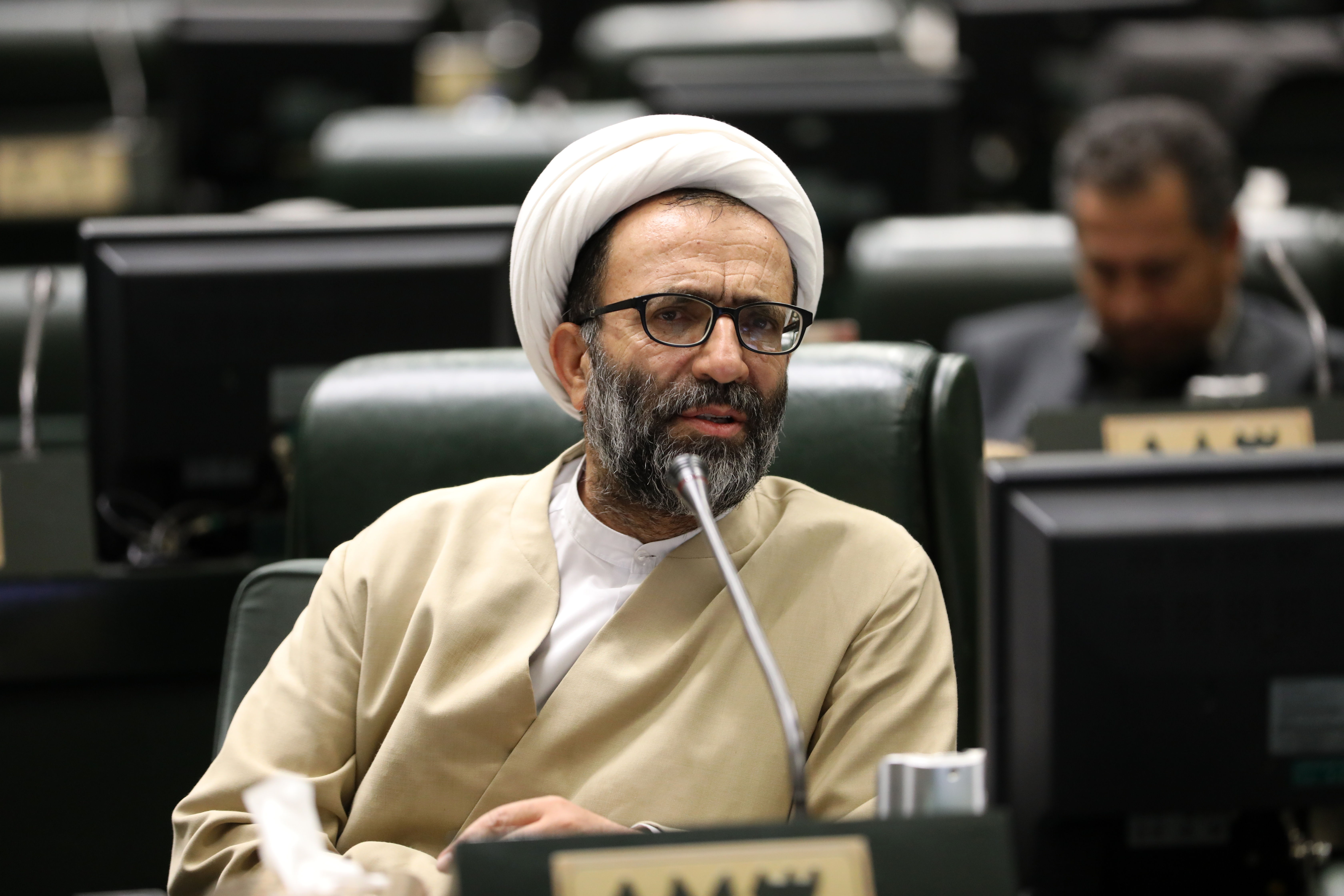 سلیمی: عدم حضور وزیرکار به منزله وارد بودن سوال و دریافت کارت زرد است