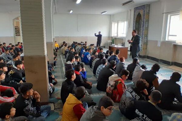 آغاز مسیر آگاهانه انتخاب رشته در مدرسه شهید فتوحی رباط‌کریم