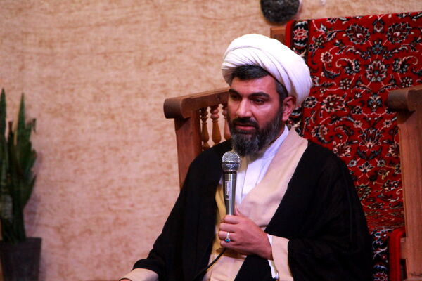 حضور خادمان رضوی در اعتکاف دانش‌آموزی فهرج