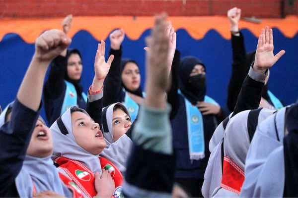 همایش «یاوران انقلاب» در بهارستان‌دو