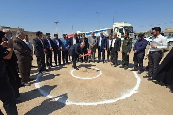 آیین کلنگ‌زنی مدرسه ۶ کلاسه وحشی بافقی در بافق