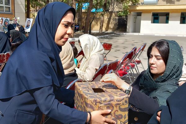 برگزاری نخستین جلسه مجمع عمومی انجمن اولیا و مربیان در دبیرستان نمونه‌دولتی ولایت بهارستان‌دو