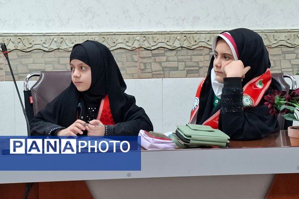 جلسه هم‌افزایی و توانمندسازی دانش‌آموزان جدیدالورود خبرگزاری پانا قرچک