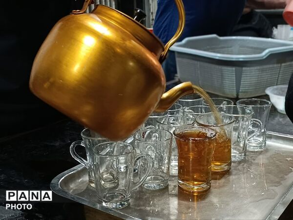 جلوه‌هایی از تجمع میدان امام خمینی(ره) قم در دومین شب محرم