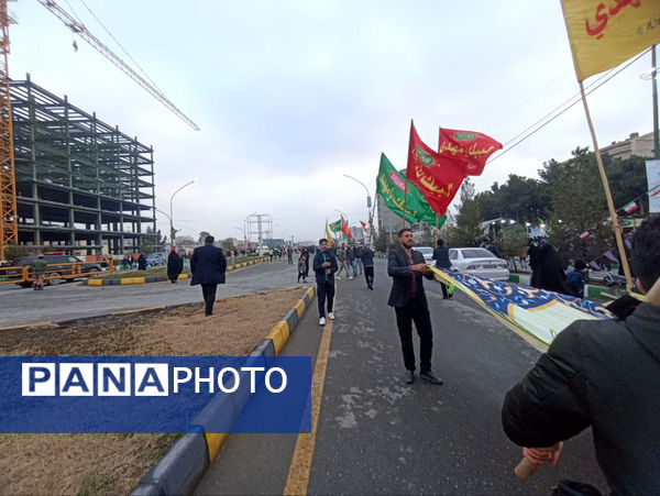 شادپیمایی مردم قم در جشن نیمه شعبان