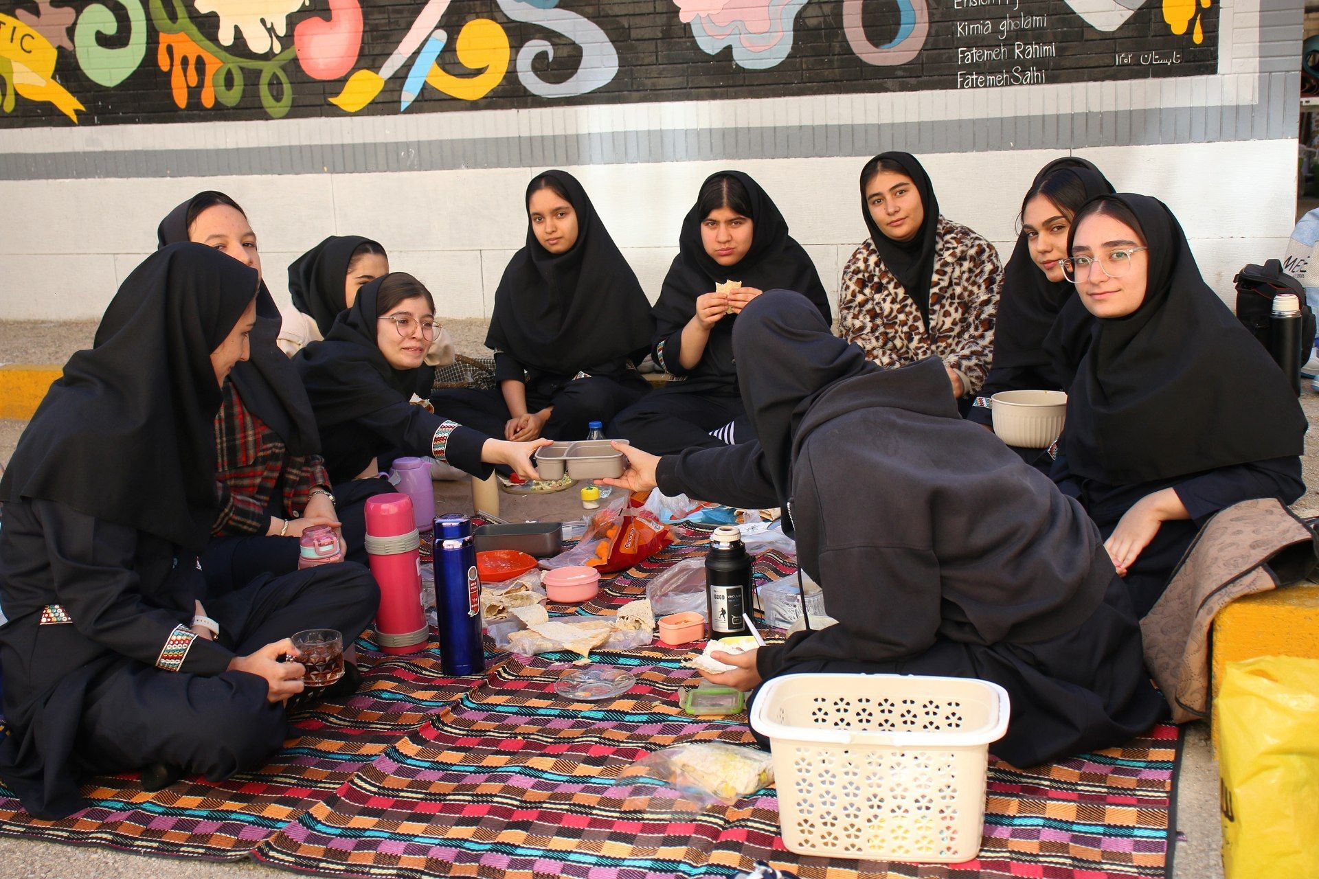 صبحانه سلامت در هنرستان شهید سادلجی؛ گامی برای تقویت بدن و ذهن هنرجویان