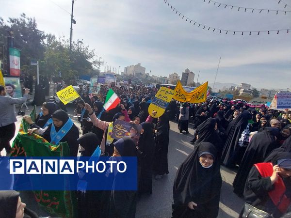 راهپیمایی 13آبان در میدان بسیج مشهد