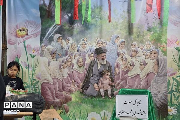 ادامه خدمت‌رسانی مواکب شهرری به تجمعات شبانه ضد صهیونیستی در میدان نماز 