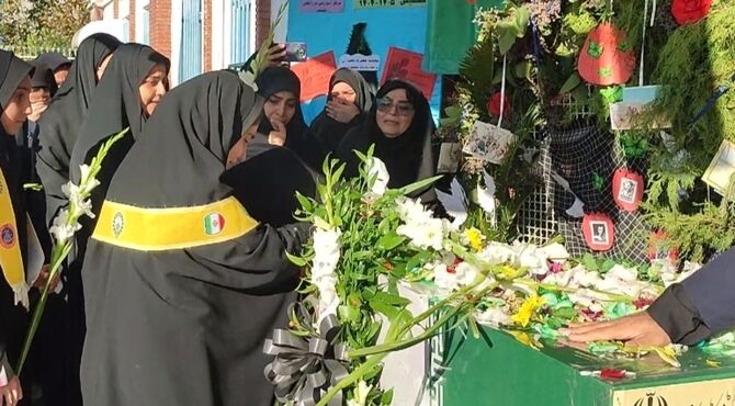 مراسم استقبال و میزبانی از شهید خوشنامِ فاطمی در دبیرستان فرزانگان قائمشهر