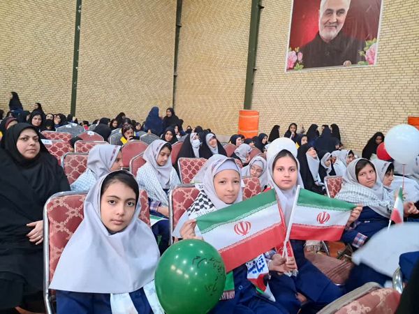 بیداری دانش آموزان ایرانی در یوم الله 13آبان 