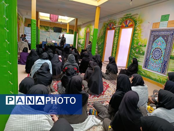  جلسه آموزش خانواده در دبیرستان نمونه اندیشه 