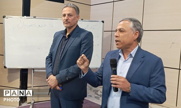 اولین جلسه انجمن اولیاء و مربیان دبیرستان پسرانه متوسطه دوم آقا محمد رأفتی