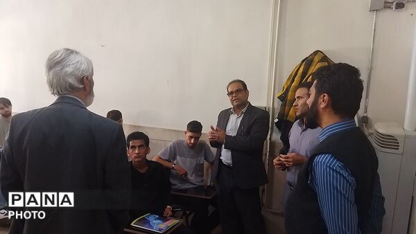 حضور  خیر مدرسه ساز نیشابوری در دبیرستان شاهد ابوذر غفاری