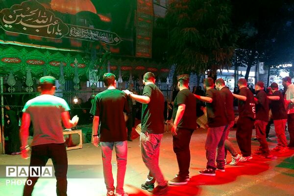 آیین معنوی شب شام غریبان در ملارد با حضور پرشور عزاداران حسینی