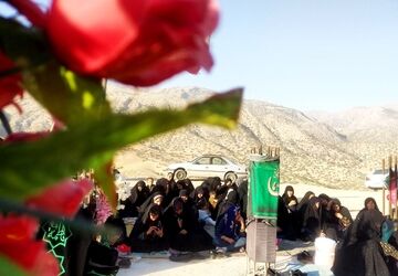  دعای عرفه در کنار شهید گمنام منطقه میانکوه 