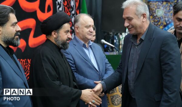 آیین تکریم خادمان مکتب شهادت به پاسداشت ارادتمندان رهبر شهید 