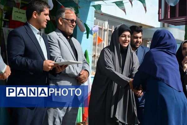 برگزاری جشن شکوفه‌های کلاس اولی دربهارستان‌دو