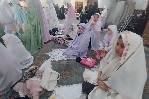 آیین جشن تکلیف دانش‌آموزان دختر شهرستان پردیس در فضایی معنوی و باشکوه