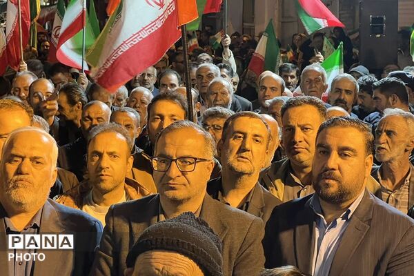ادامه میدان‌داری مردم فیروزکوه در هشتادمین موج حماسه خیابان