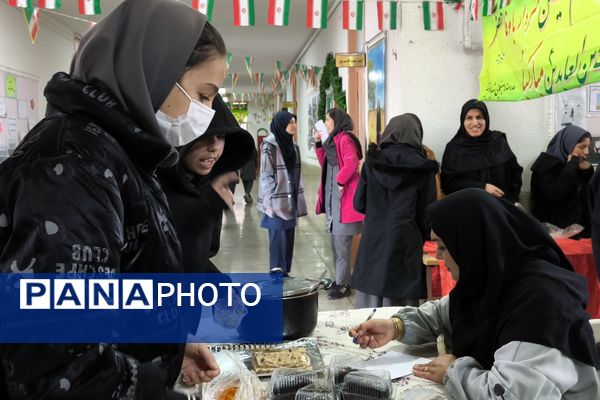 برگزاری نمایشگاه مشاغل خانگی در دبیرستان شاهد ام ابیها، شهرستان آباده