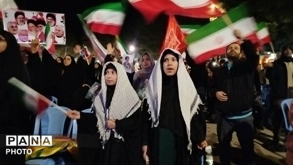 اجتماع بیعت با رهبر معظم انقلاب اسلامی در امامزاده محروق 