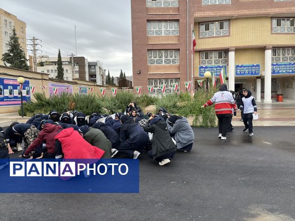 مانور زلزله در مدرسه بانو خاکره شیراز