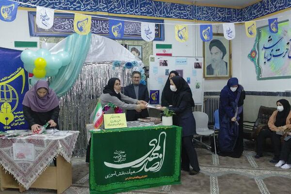 مراسم ولادت دخت نبوت بانوی دو عالم همسر ولایت توسط دانش‌آموزان انجمن اسلامی فیروزکوه