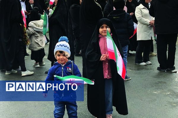 22بهمن در اسلامشهر؛ خیابان‌ها در آغوش انقلاب