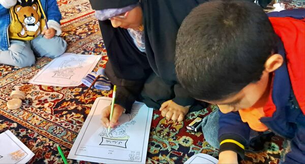 برپایی غرفه کودک در حاشیه نماز جمعه شهرستان کاشمر 