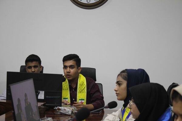 حضور قائم مقام معاون وزیر در سازمان دانش‌آموزی با دانش‌آموزان پیشتاز هرمزگانی
