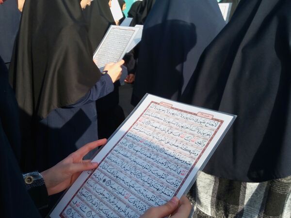 برگزاری مراسم ختم قرآن در دبیرستان دخترانه فاطمیه