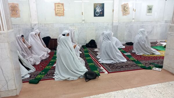 مراسم افطار در مدرسه محمودیه ۱۷خیامی