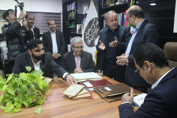 بازدید معاون وزیر و رئیس مرکز اطلاع رسانی و روابط عمومی وزارت آموزش و پرورش از مدرسه ماندگار سعادت بوشهر